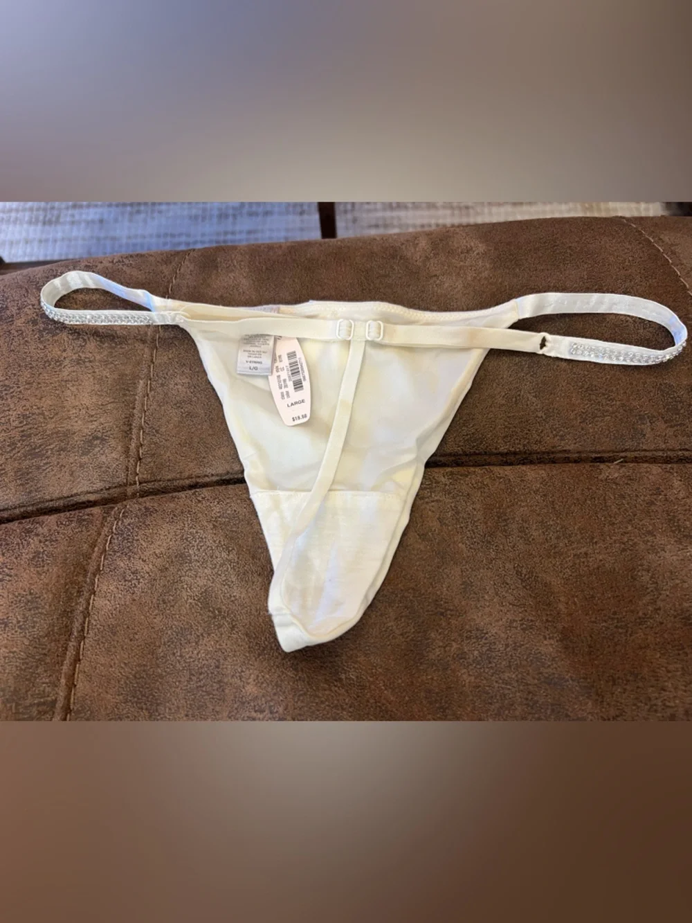 Victoria's Secret Thong - Picture 4 of 4